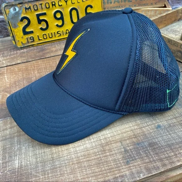 ✨AVIATOR NATION BLACK VINTAGE BOLT MESH TRUCKER HAT UNISEX  display picture 2